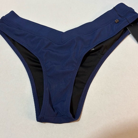 🌸🌸🌸CREATURES OFXIX bikini bottom - Picture 2 of 3